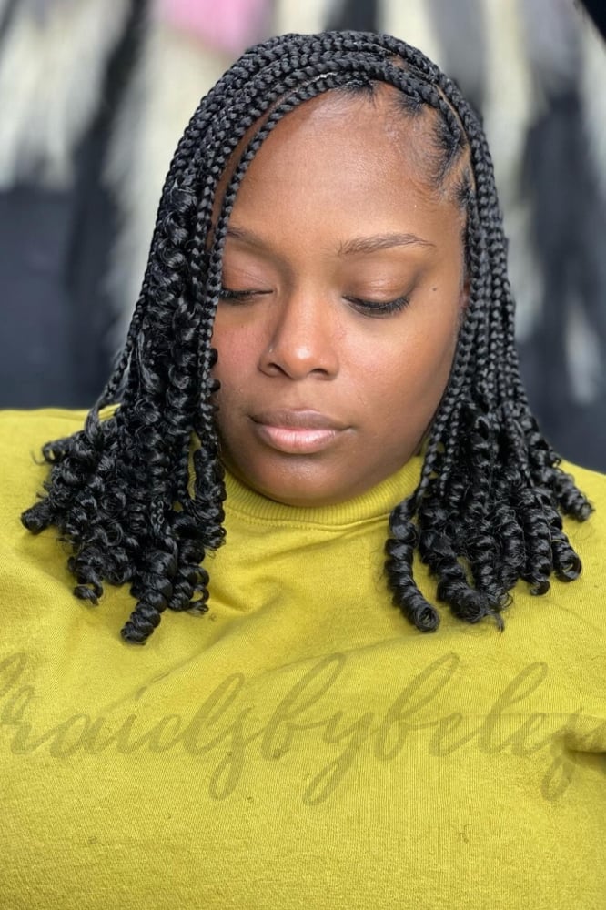 Shoulder Length Braids With Curly Ends, Close-Up Take Shoulder Length Braids With Curly Ends, Close-Up Take — Classy Box Braids Hairstyles