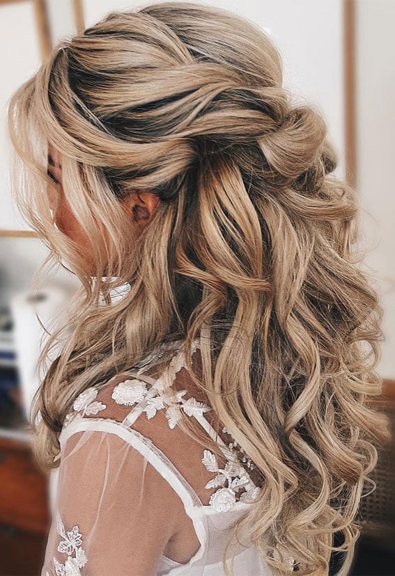 Ash Blonde Collarbone Waves With Face-Framing Pieces — Classy Bridesmaid Hairstyles Half Up