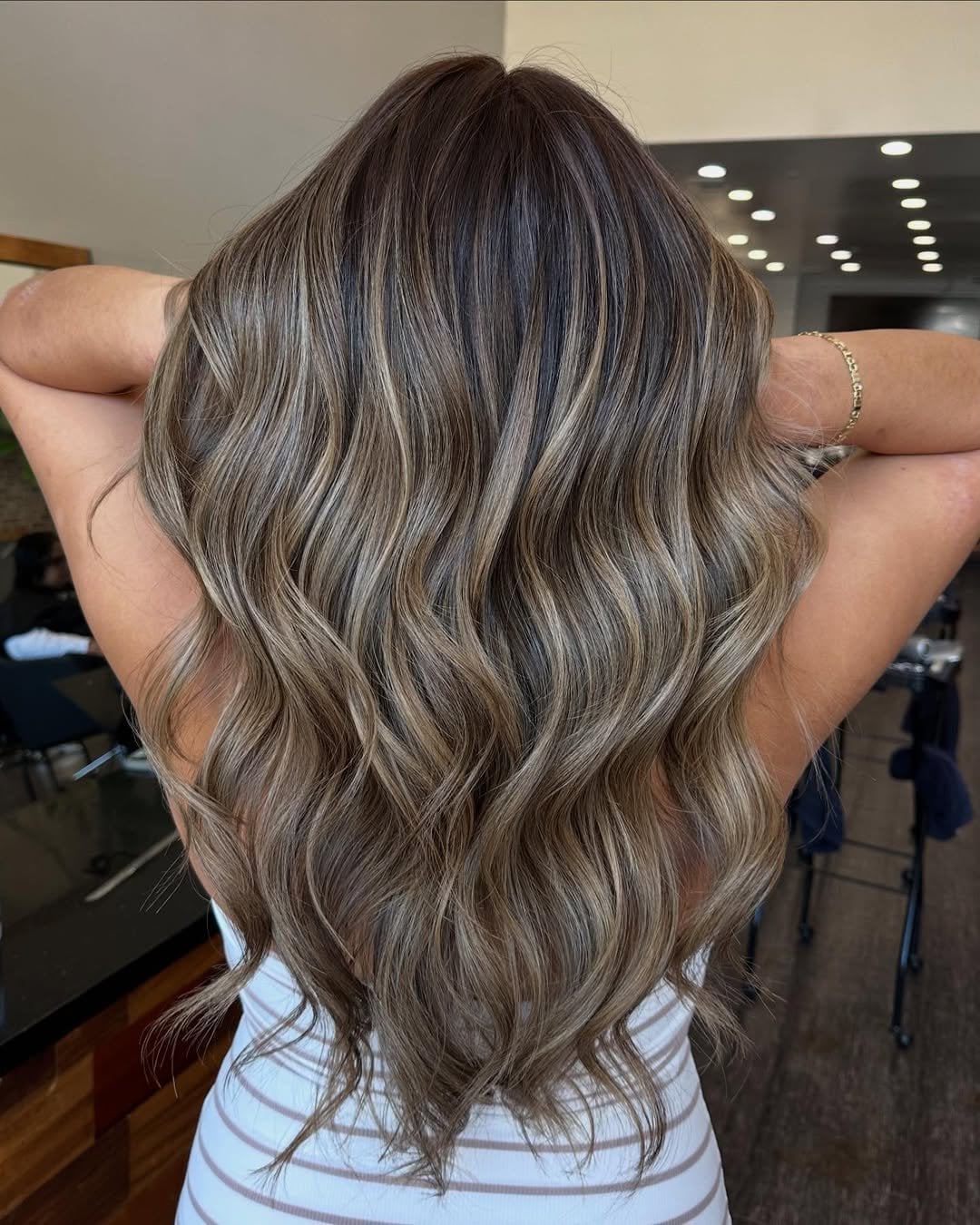 Mid-Back Bronde With Ash Blonde Balayage Blend, Wavy Mid-Back Bronde With Ash Blonde Balayage Blend, Wavy — Classy Bronde Balayage