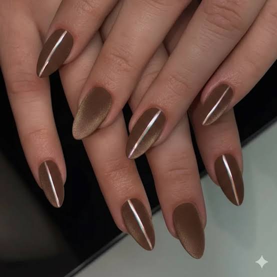 Gold French Tip Medium Almond Nails Gold French Tip Medium Almond Nails — Classy Brown Almond Nails