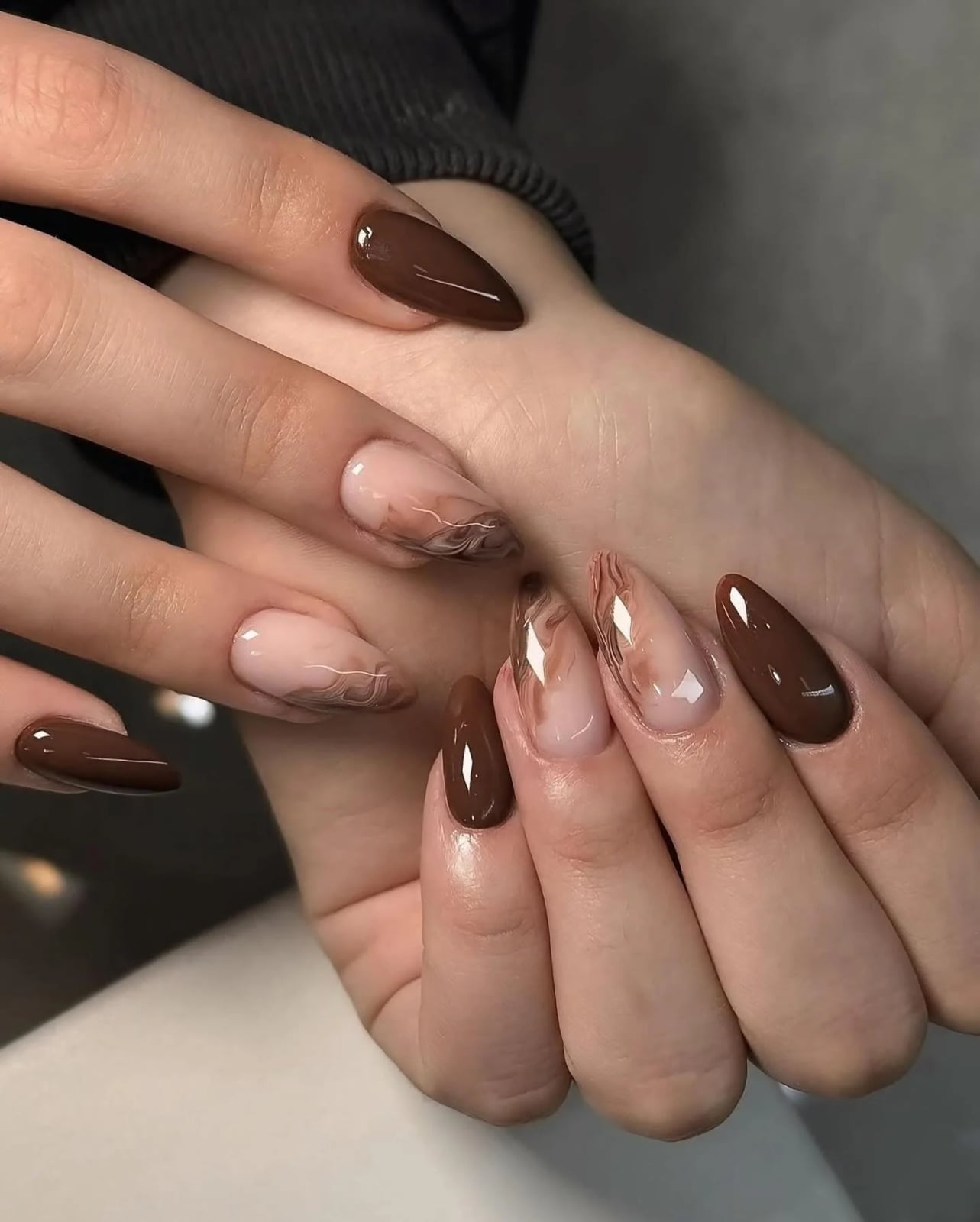 Deep Glossy Brown Short Almond Nails Deep Glossy Brown Short Almond Nails — Classy Brown Almond Nails