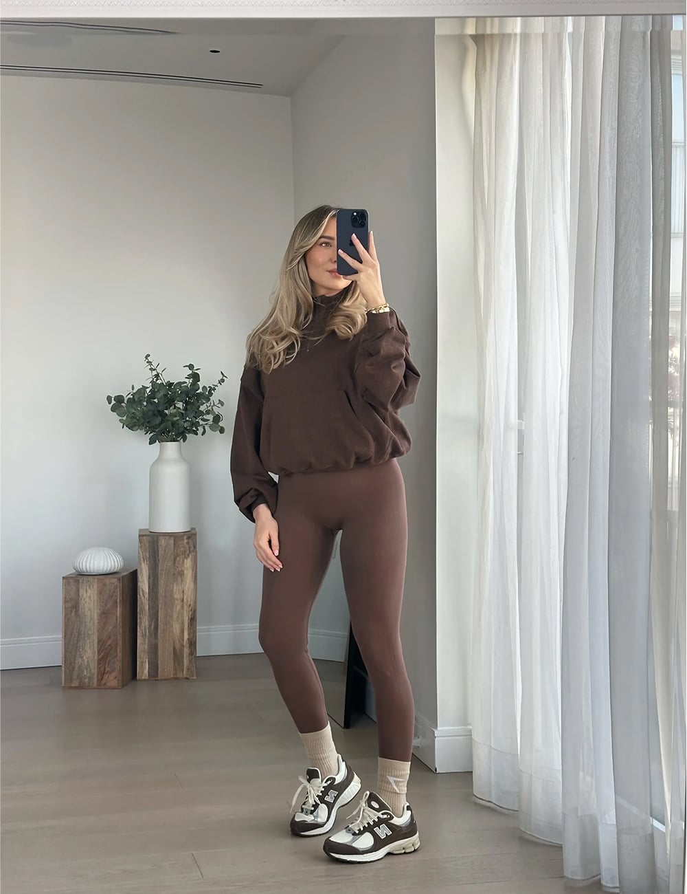 Monochromatic Brown Crewneck and Leggings Set — Classy Brown Leggings Outfit