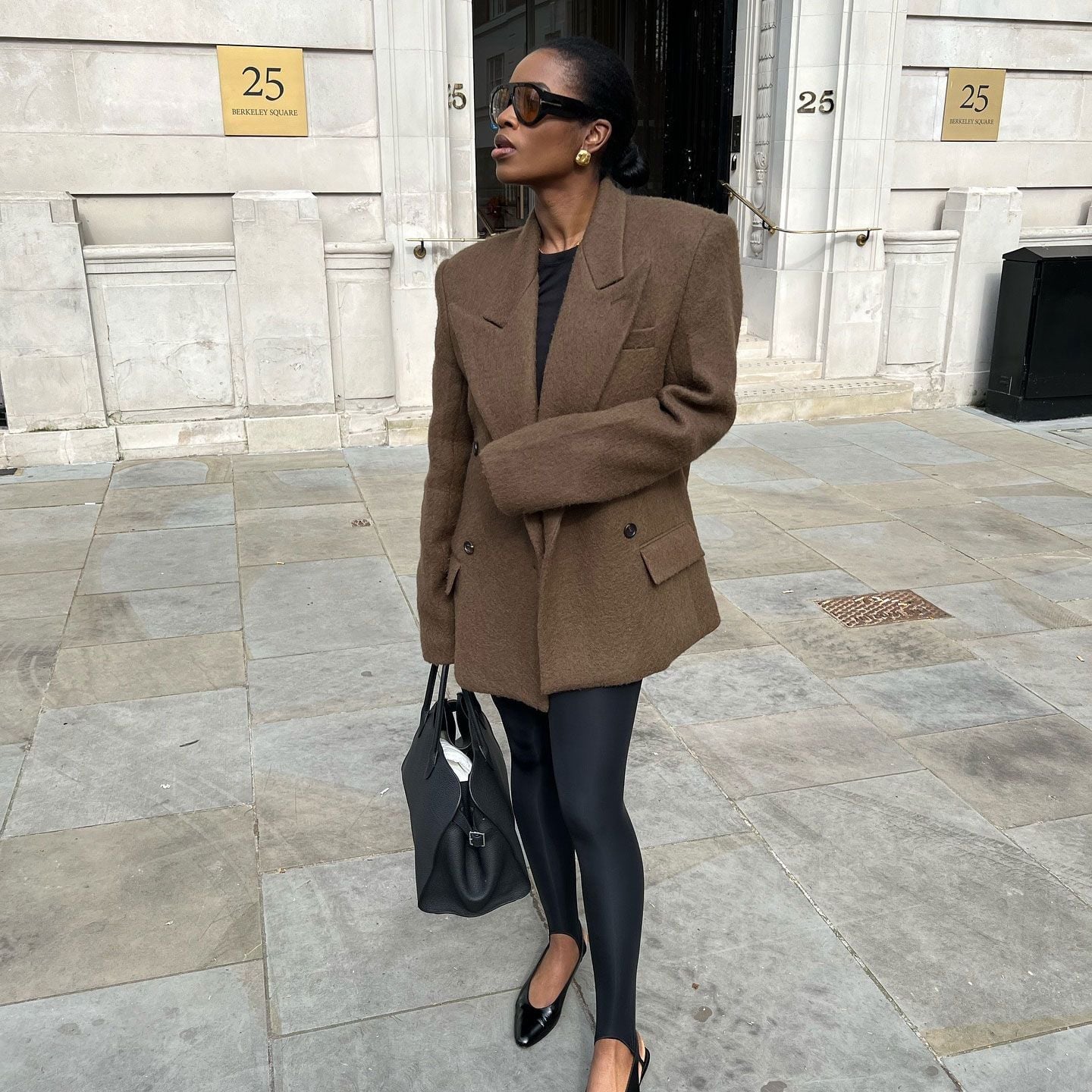 Black Leggings with Oversized Brown Blazer — Classy Brown Leggings Outfit