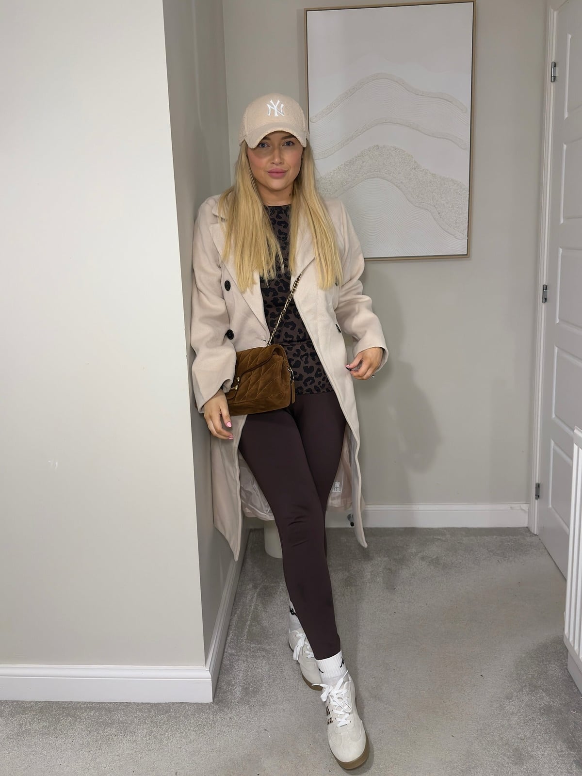 Brown Leggings with Beige Trench Coat — Classy Brown Leggings Outfit