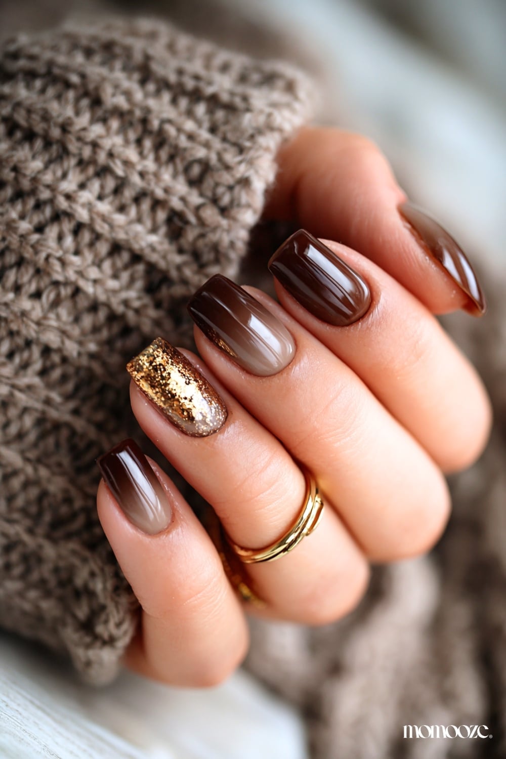 Oval Ombre With Gold Glitter Accent Nail — Classy Brown Ombre Nails