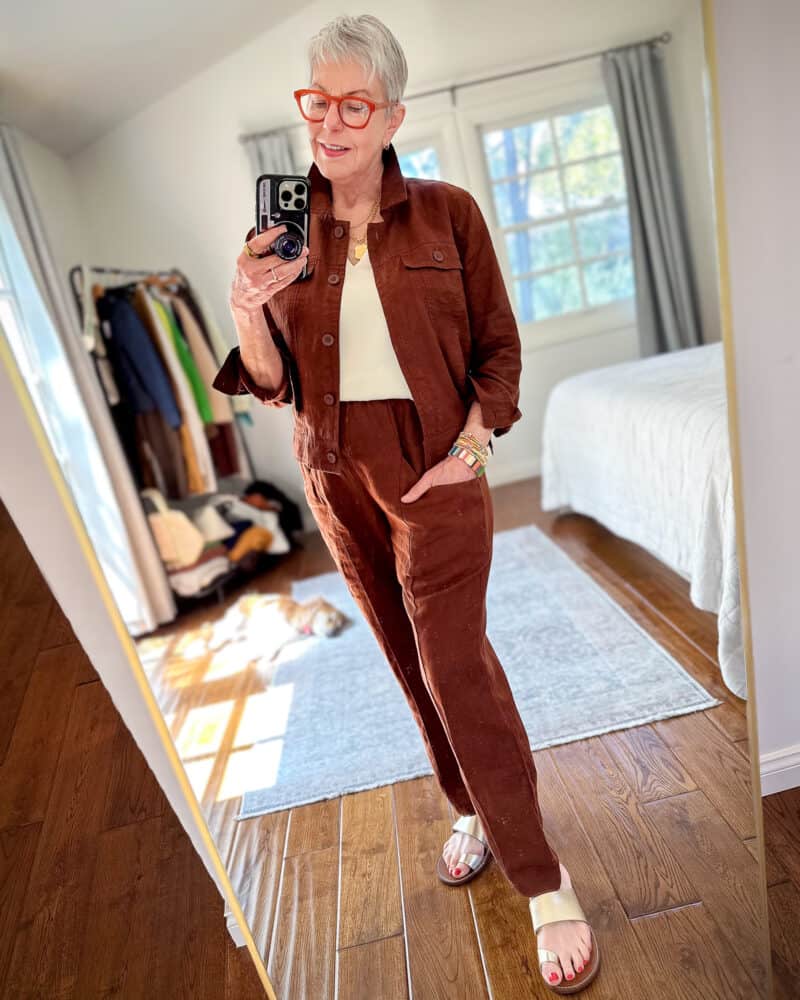 Brown Linen Jacket and Trousers with Cream Top Brown Linen Jacket and Trousers with Cream Top — Classy Brown Outfits