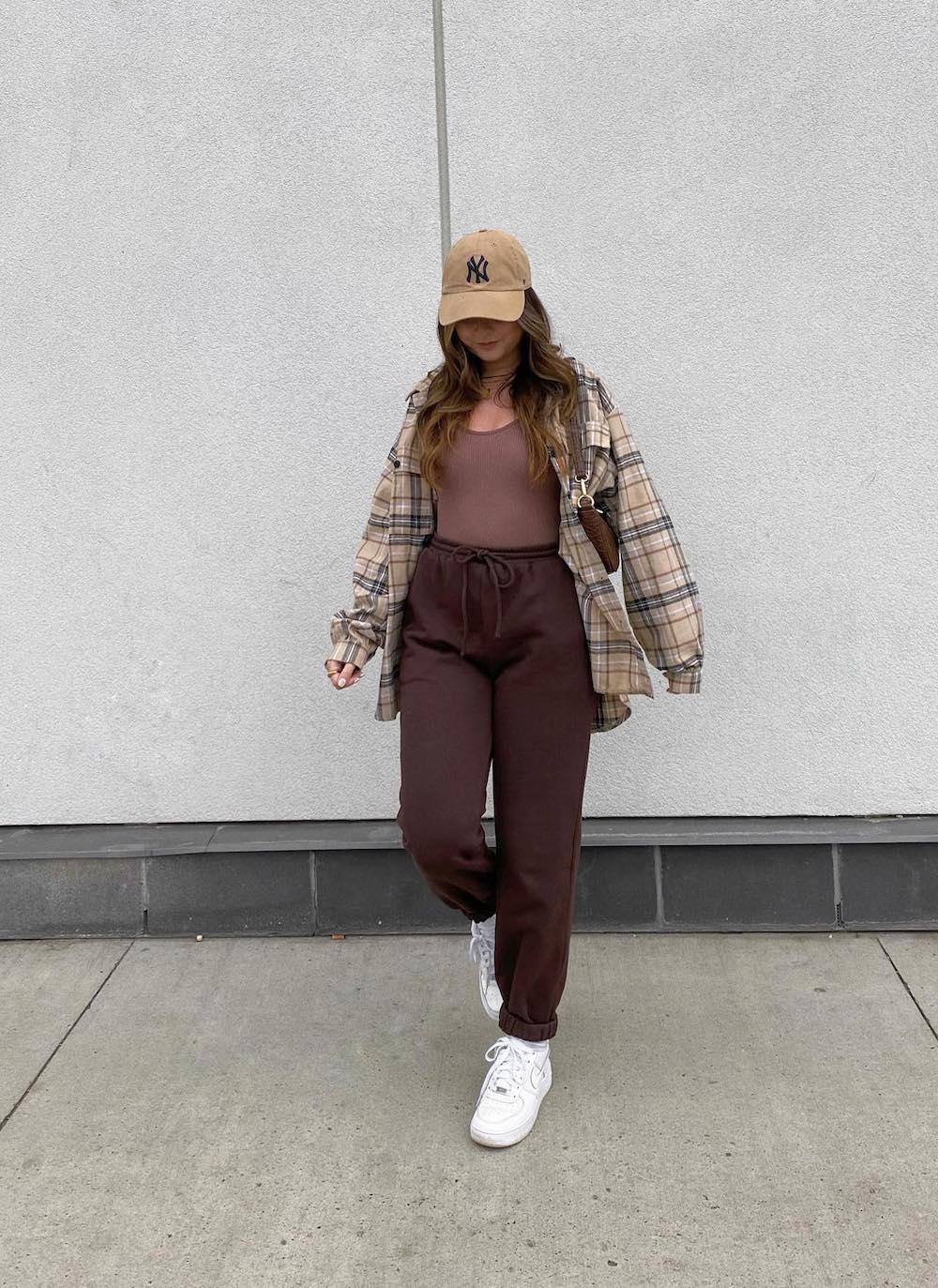 Brown Sweatpants With Plaid Overshirt — Classy Brown Sweatpants Outfit