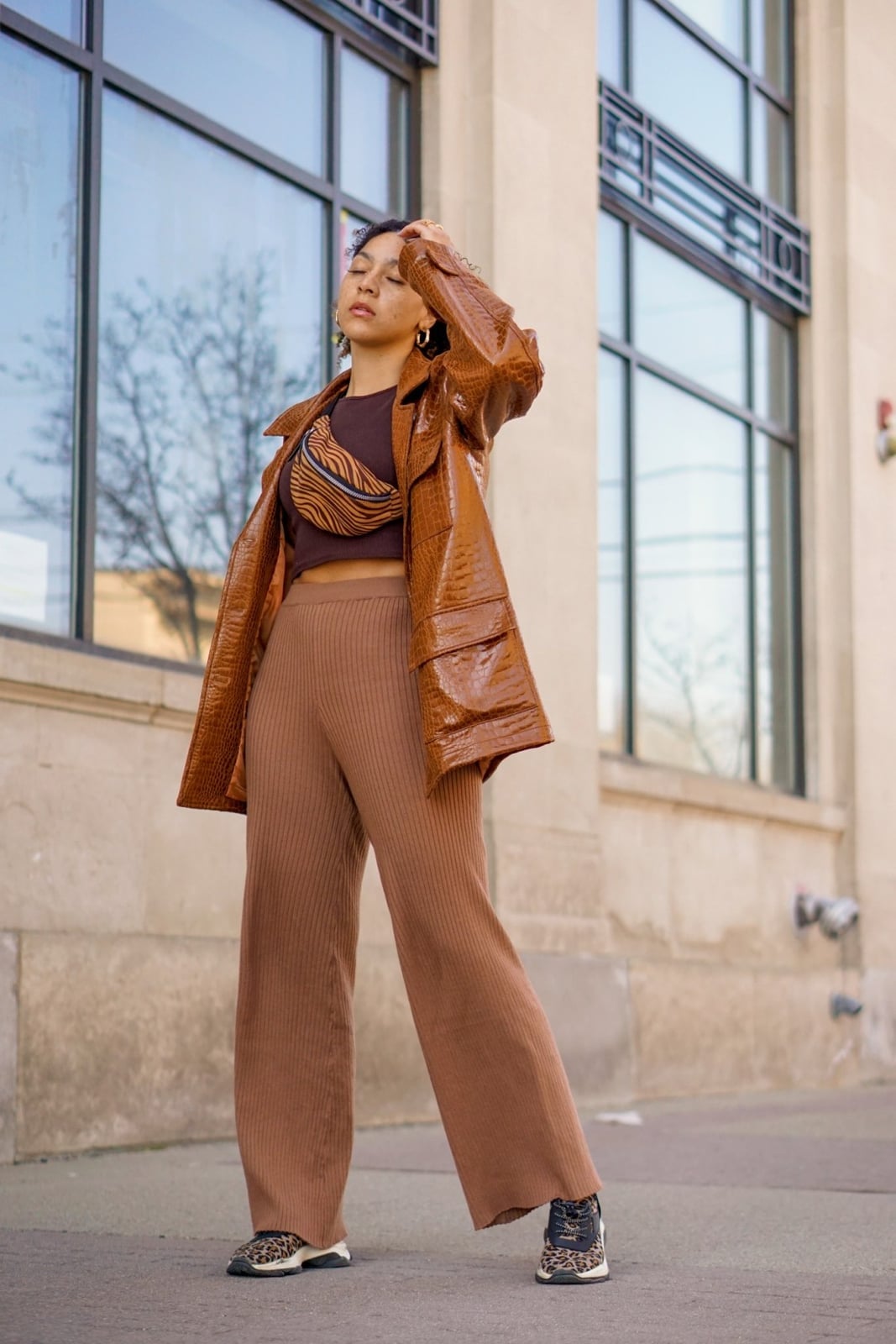 Ribbed Knit Brown Pants With Patent Jacket — Classy Brown Sweatpants Outfit