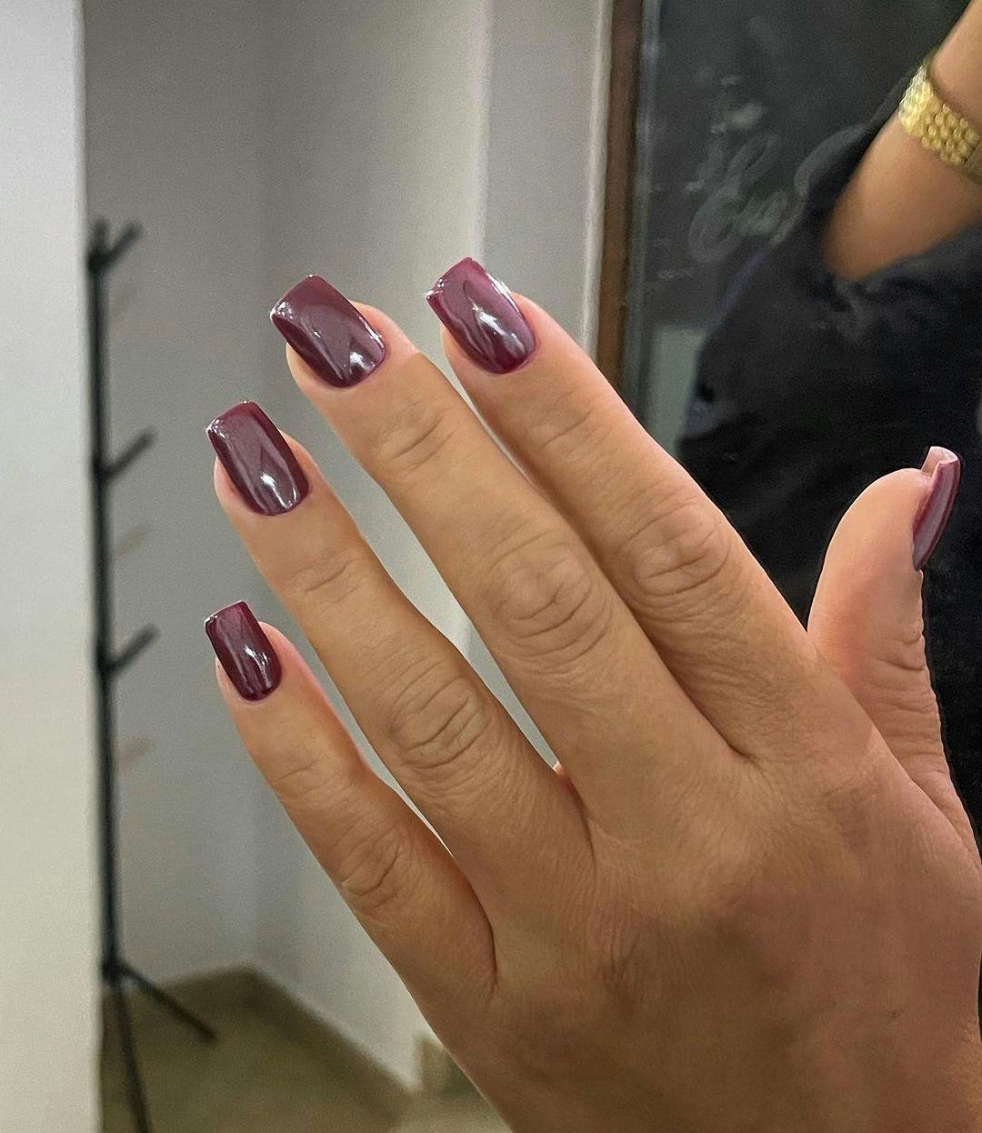 Medium Almond Deep Burgundy Chrome Fluid Effect — Classy Burgundy Chrome Nails