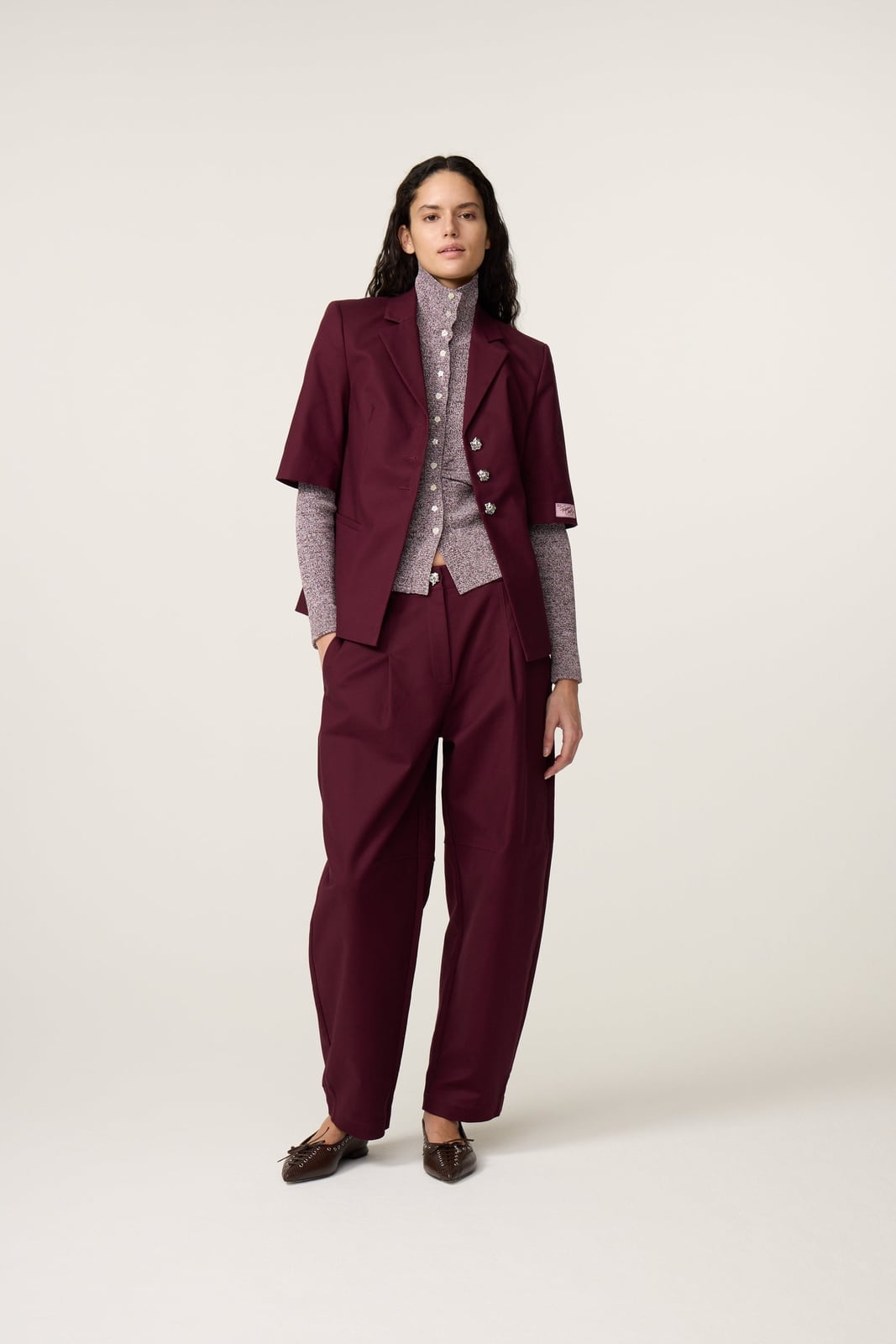 Burgundy Wide-Leg Pants with a Grey Turtleneck and Blazer Burgundy Wide-Leg Pants with a Grey Turtleneck and Blazer — Classy Burgundy Pants Outfits