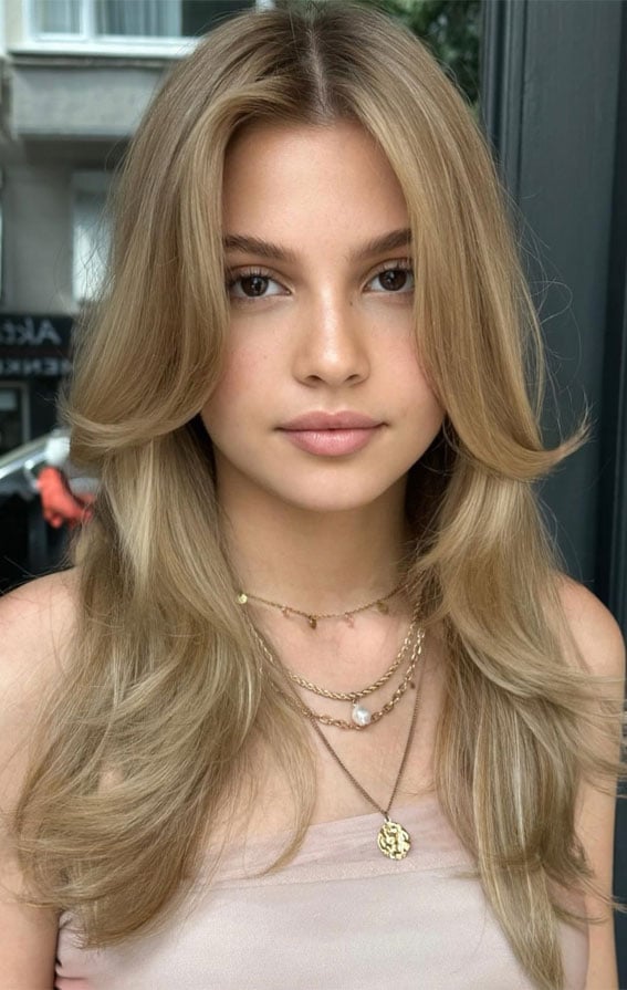 Sandy Blonde Butterfly Layers With Highlights Sandy Blonde Butterfly Layers With Highlights — Classy Butterfly Hair