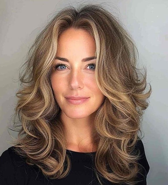 Collarbone Layers With Dark Blonde Highlights Collarbone Layers With Dark Blonde Highlights — Classy Butterfly Hair