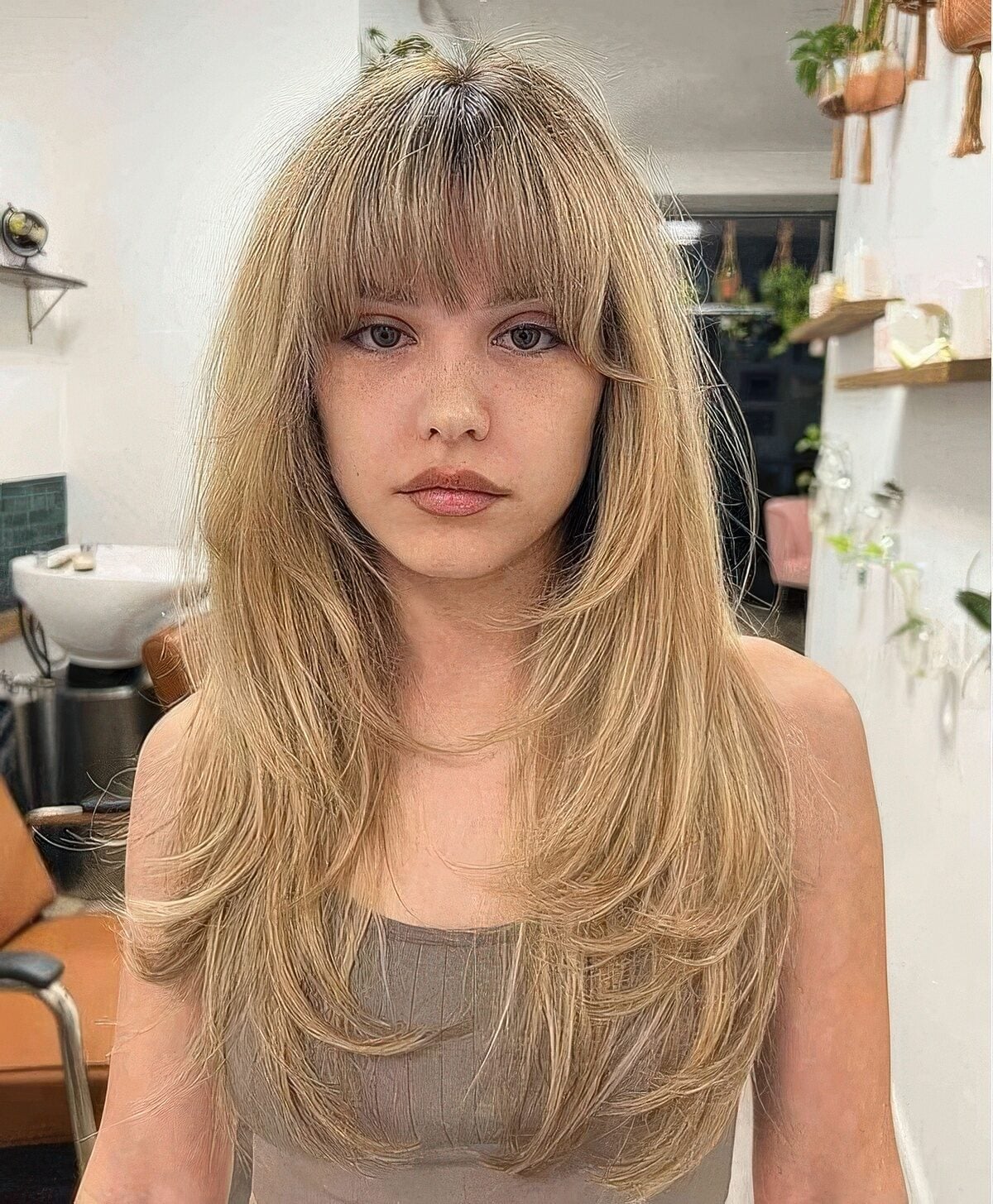 Mid-Back Light Brown With Blonde Highlights and Curtain Bangs Mid-Back Light Brown With Blonde Highlights and Curtain Bangs — Classy Butterfly Haircut