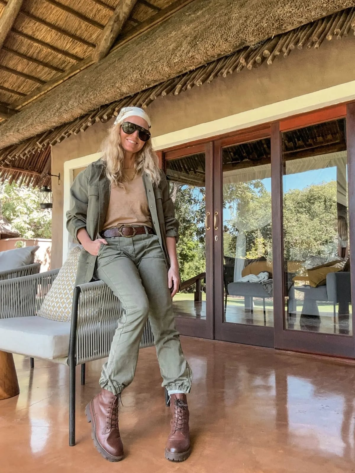 Olive Green Cargo Pants With Utilitarian Style and Straight Leg Olive Green Cargo Pants With Utilitarian Style and Straight Leg — Classy Cargo Pants Outfits