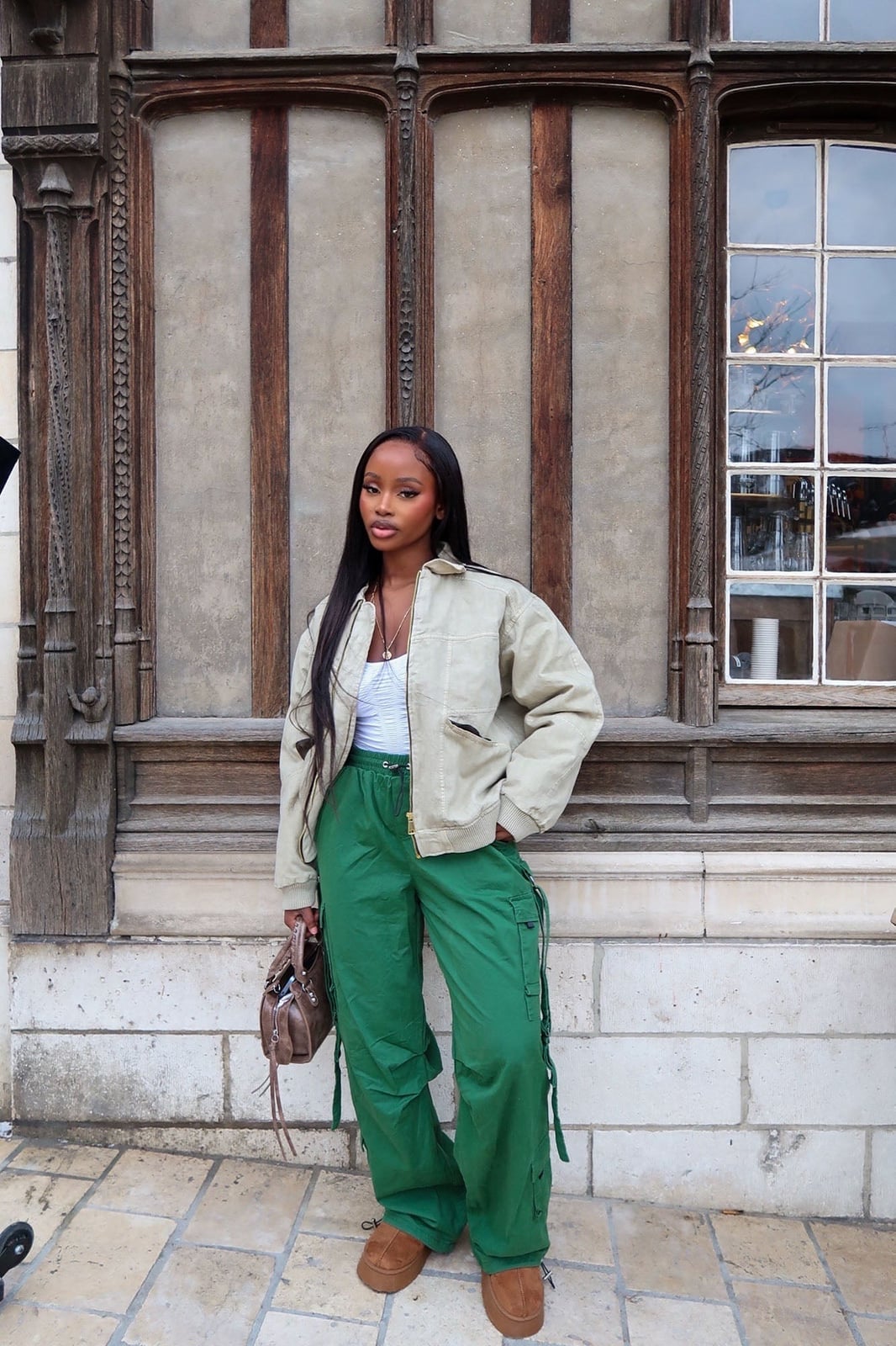 Green Cargo Pants With Utility Jacket And Clogs and Wide Leg Green Cargo Pants With Utility Jacket And Clogs and Wide Leg — Classy Cargo Pants Outfits