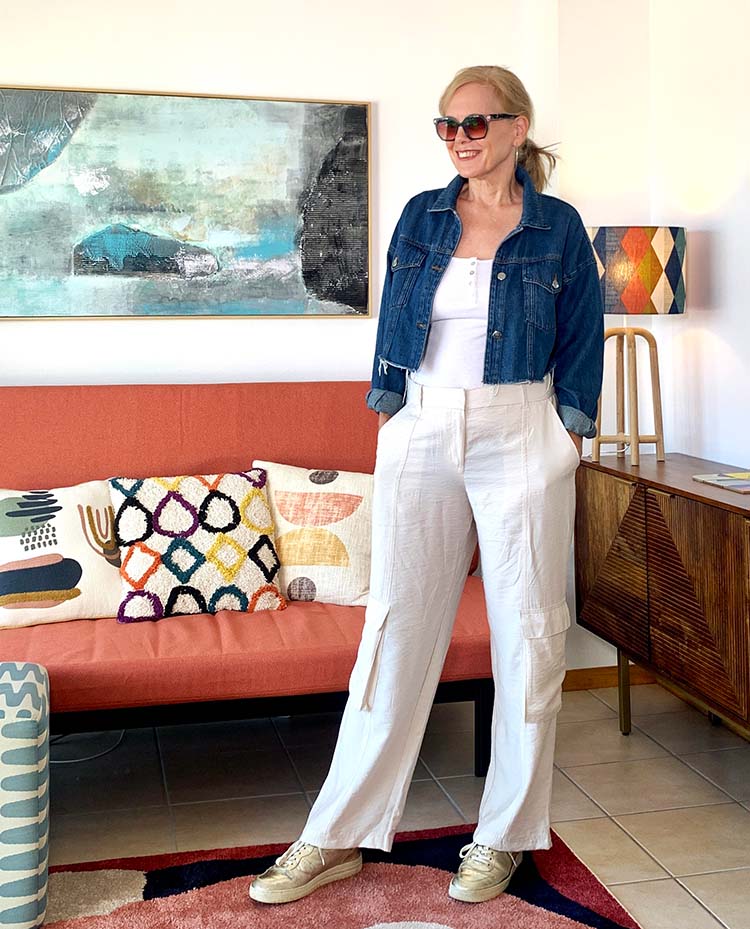 Beige Linen Cargo Pants With Denim Jacket Beige Linen Cargo Pants With Denim Jacket — Classy Cargo Pants Outfits