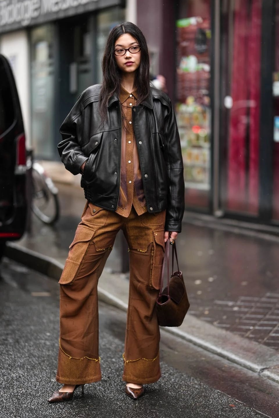 Brown Cargo Trousers With Distressed Hem Brown Cargo Trousers With Distressed Hem — Classy Cargo Pants Outfits
