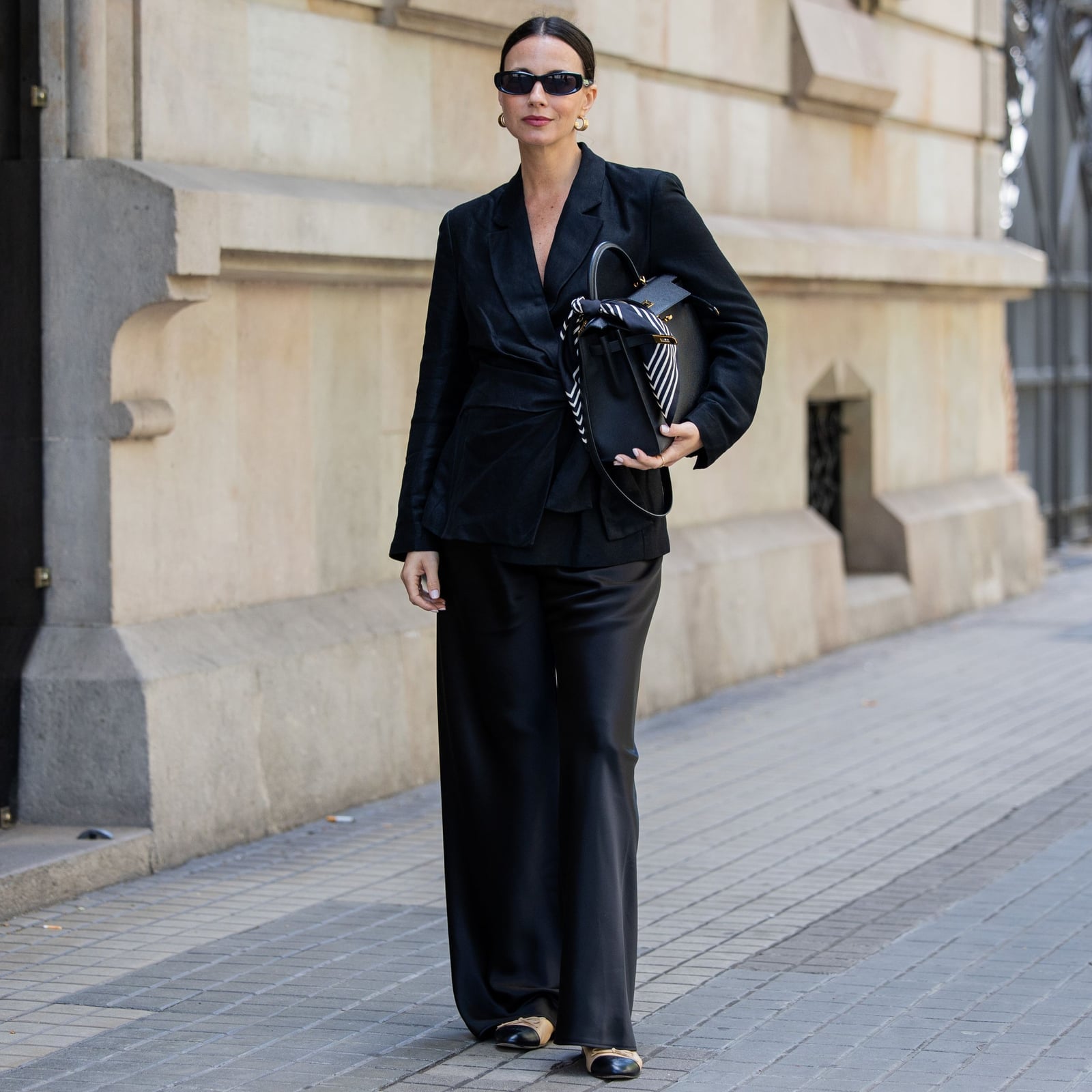 7 All-Black Fall Outfits You'll Want to Wear Everywhere in 2026 | Glamour