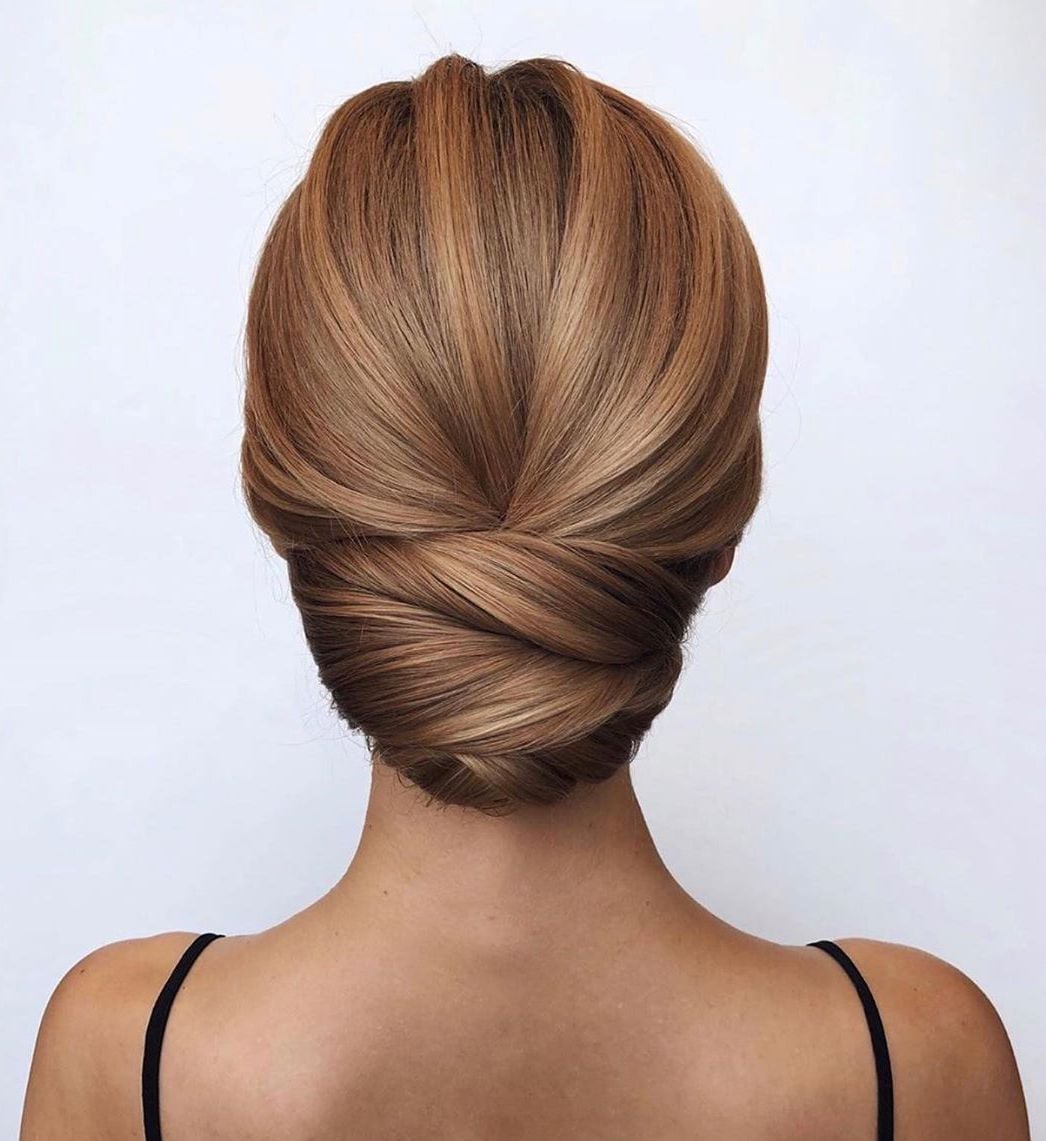 Smooth Voluminous Nape Updo Smooth Voluminous Nape Updo — Classy Casual Updo