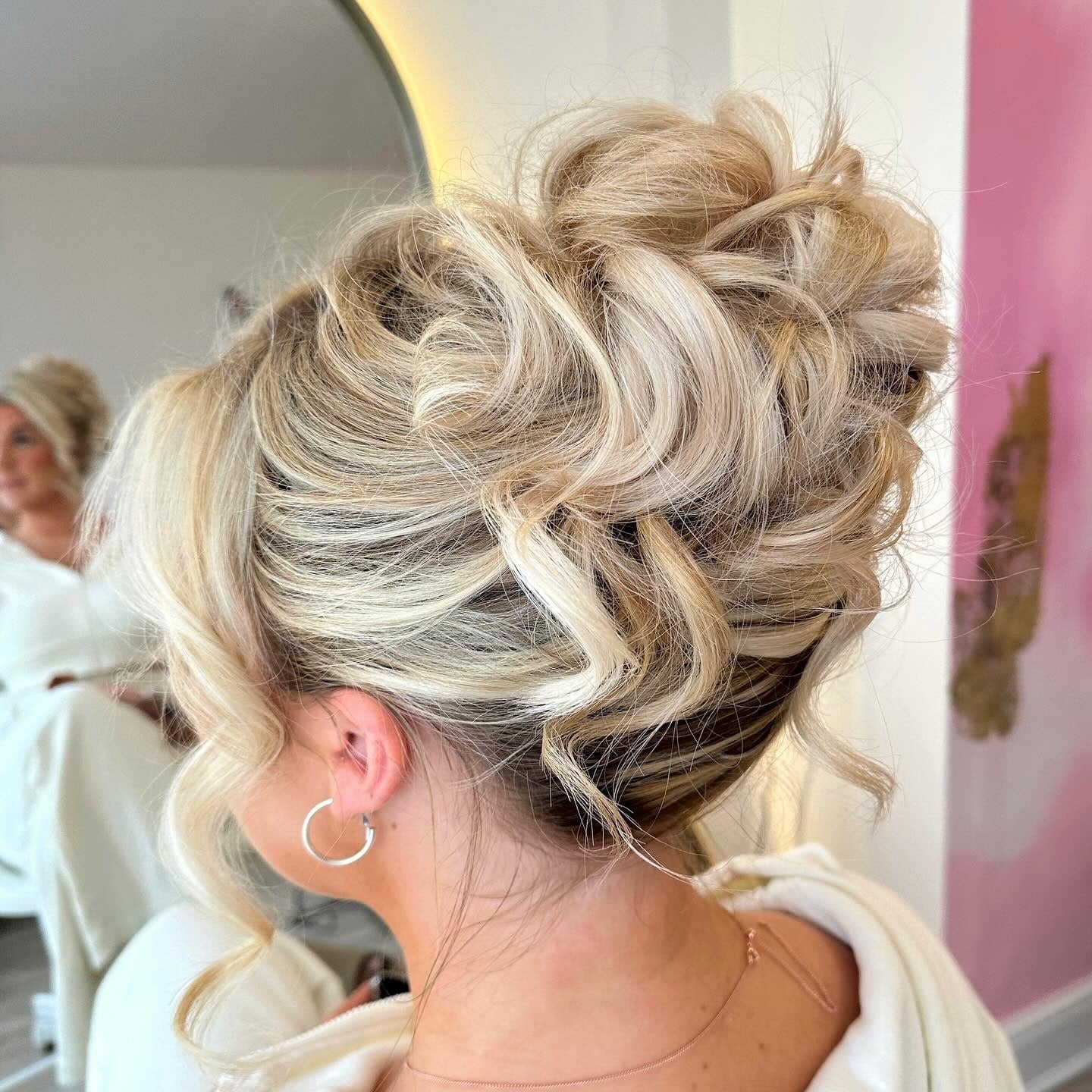 Ash Blonde Loose Textured Updo With Curls Ash Blonde Loose Textured Updo With Curls — Classy Casual Updo