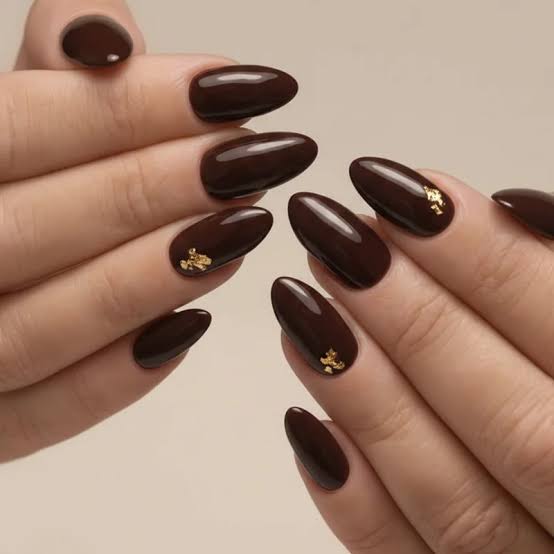 Medium Oval Deep Chocolate with Gold Flake Accents — Classy Chocolate Nails