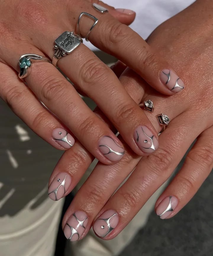 Short Oval Nude Base Silver Line Art — Classy Chrome Nails