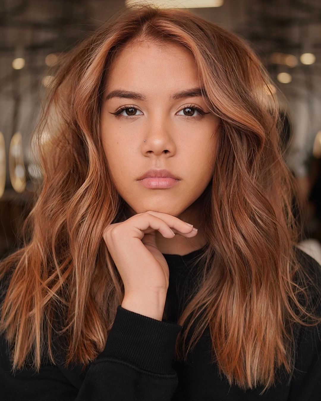 Collarbone Lob With Copper Blonde Highlights, Close-Up Take — Classy Copper Hair Color