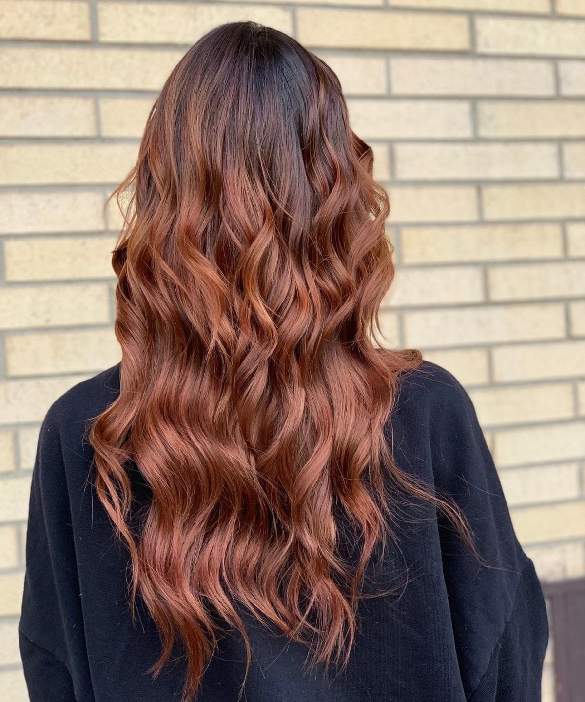 Mid-Back Copper With Blonde Highlights Waves — Classy Copper Hair Color