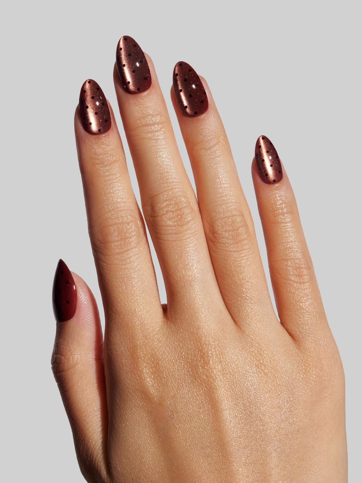 Medium Almond Copper Cat-Eye With Dots Medium Almond Copper Cat-Eye With Dots — Classy Copper Nails