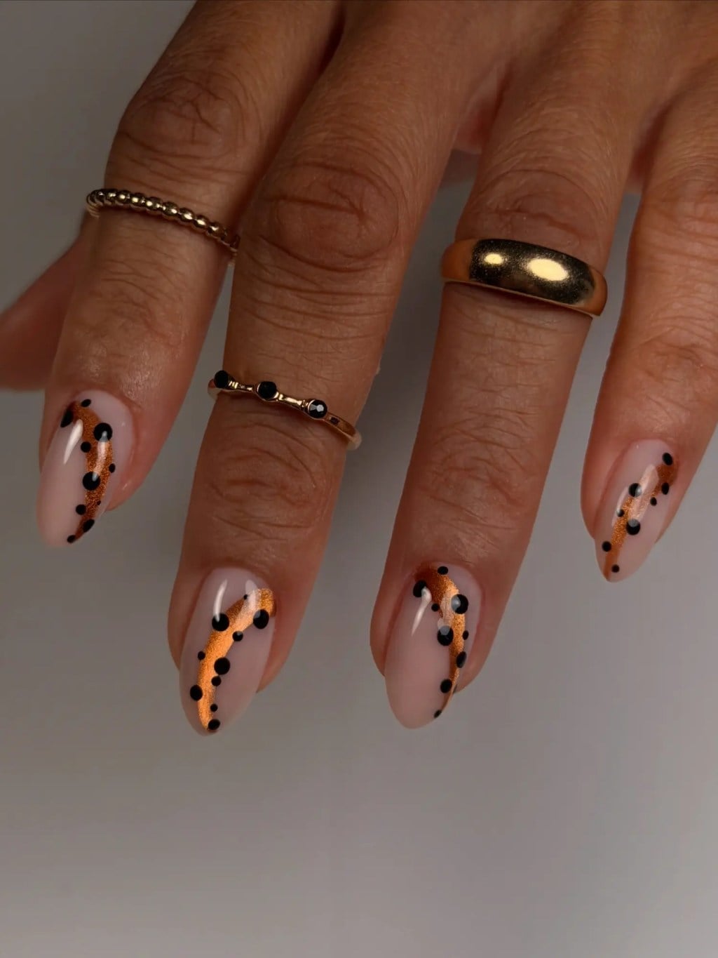 Short Almond Copper Foil Black Dot Accents Short Almond Copper Foil Black Dot Accents — Classy Copper Nails