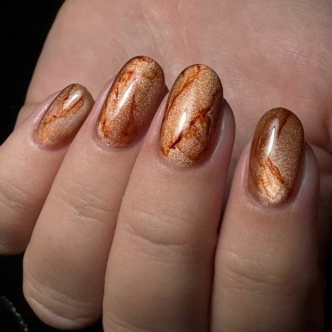 Short Oval Bronze Gold Cat-Eye Nails Short Oval Bronze Gold Cat-Eye Nails — Classy Copper Nails