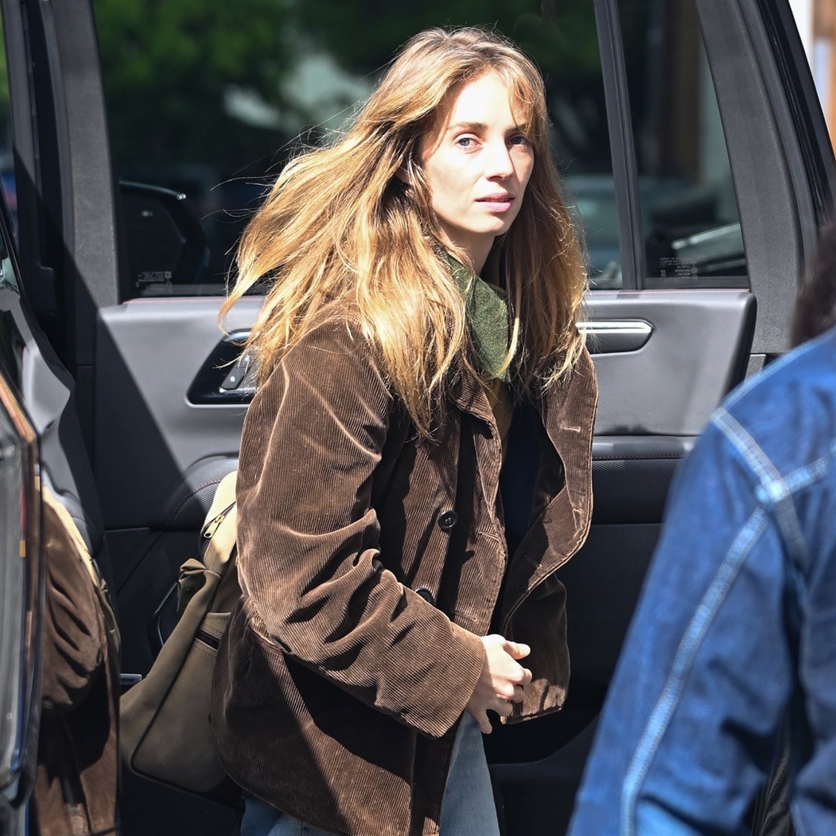 Brown Corduroy Jacket Green Scarf Pairing Brown Corduroy Jacket Green Scarf Pairing — Classy Corduroy Jacket Outfits