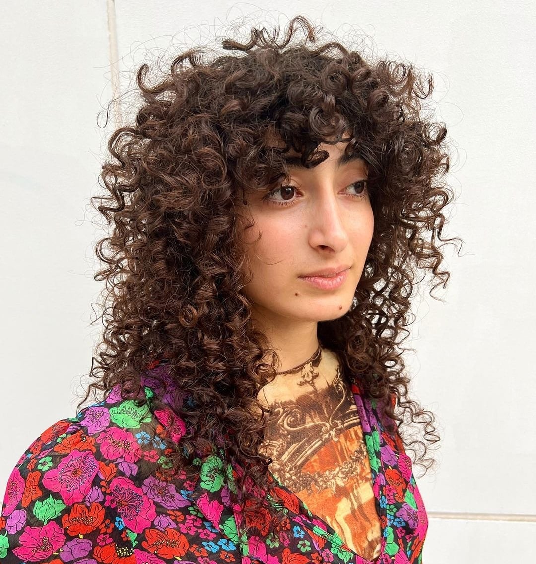 Collarbone Shag With Choppy Fringe Collarbone Shag With Choppy Fringe — Classy Curly Shag Haircut
