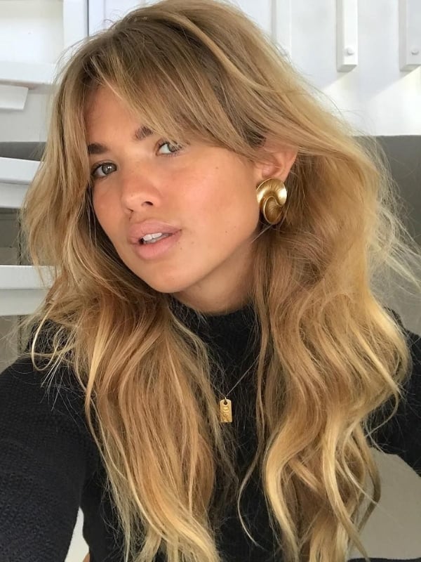 Shoulder Length Honey Blonde With Soft Bangs Shoulder Length Honey Blonde With Soft Bangs — Classy Curtain Bangs