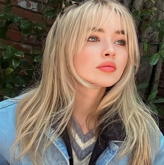 Ash Blonde With Lighter Highlights Side Part Ash Blonde With Lighter Highlights Side Part — Classy Curtain Bangs Long