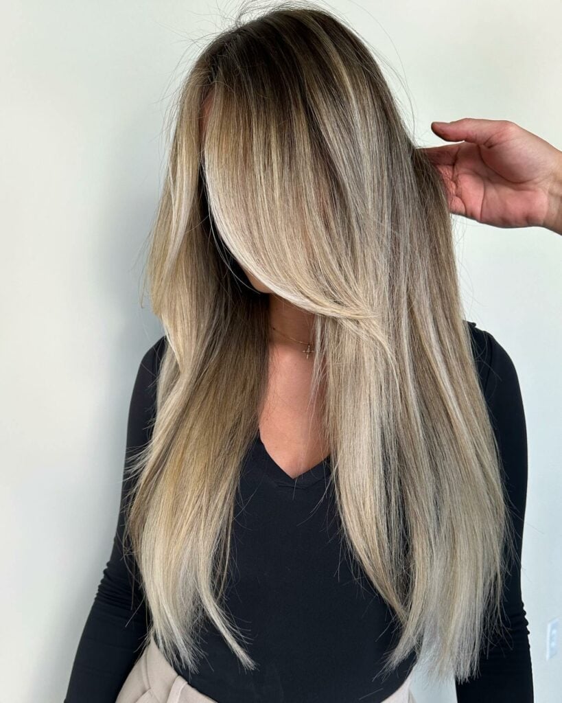 Mid-Back Straight Blonde With Side Part Bangs Mid-Back Straight Blonde With Side Part Bangs — Classy Curtain Bangs Long Hair