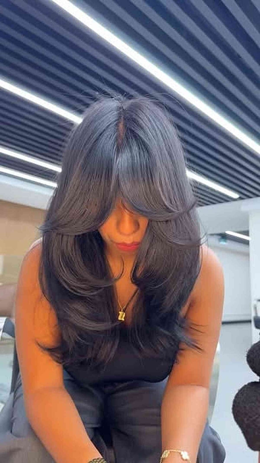 Glossy Dark Brown Mid-Back Layers With Curtain Bangs Glossy Dark Brown Mid-Back Layers With Curtain Bangs — Classy Curtain Bangs Long Hair