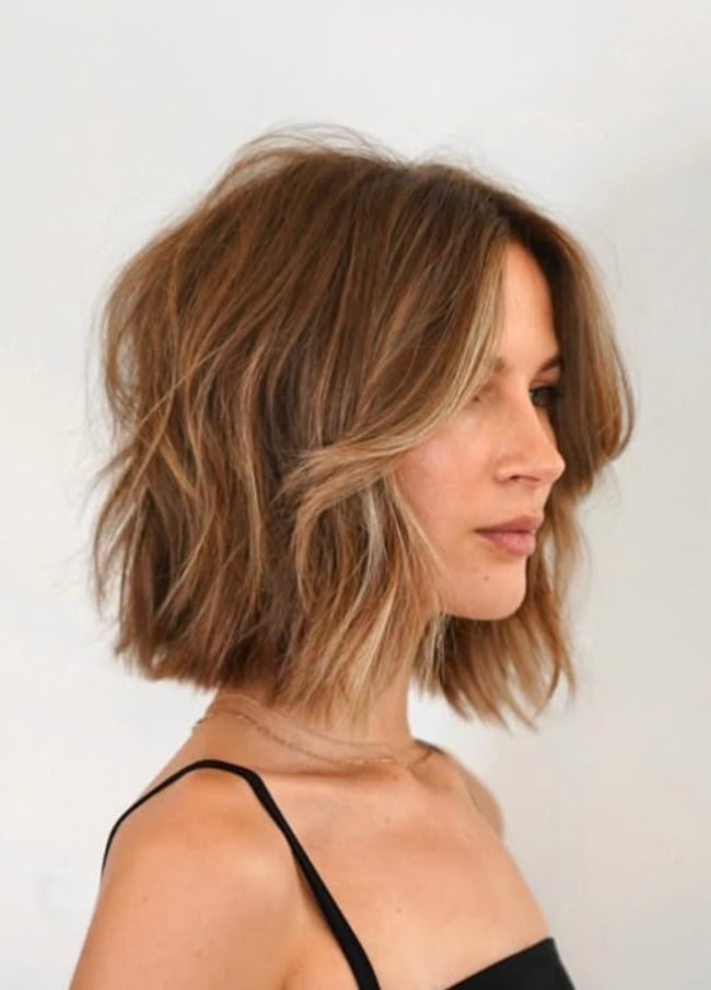 Blonde Collarbone Bob With Face-Framing Layers, Close-Up Take Blonde Collarbone Bob With Face-Framing Layers, Close-Up Take — Classy Curtain Bangs Short