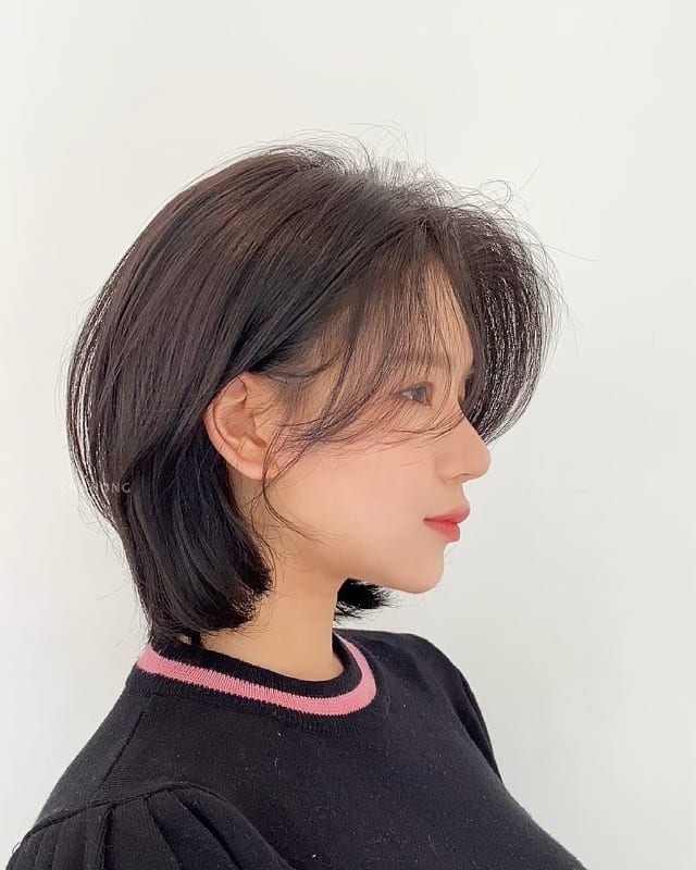 Dark Brown Bob With Soft Curtain Bangs, Chin Dark Brown Bob With Soft Curtain Bangs, Chin — Classy Curtain Bangs Short