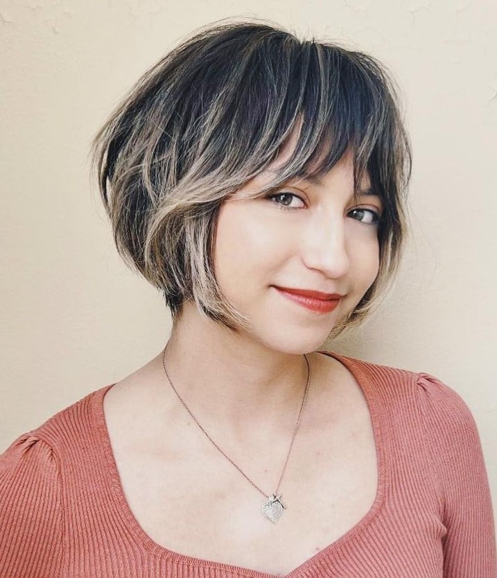Dark Brown Bob With Contrast Highlights Dark Brown Bob With Contrast Highlights — Classy Curtain Bangs Short