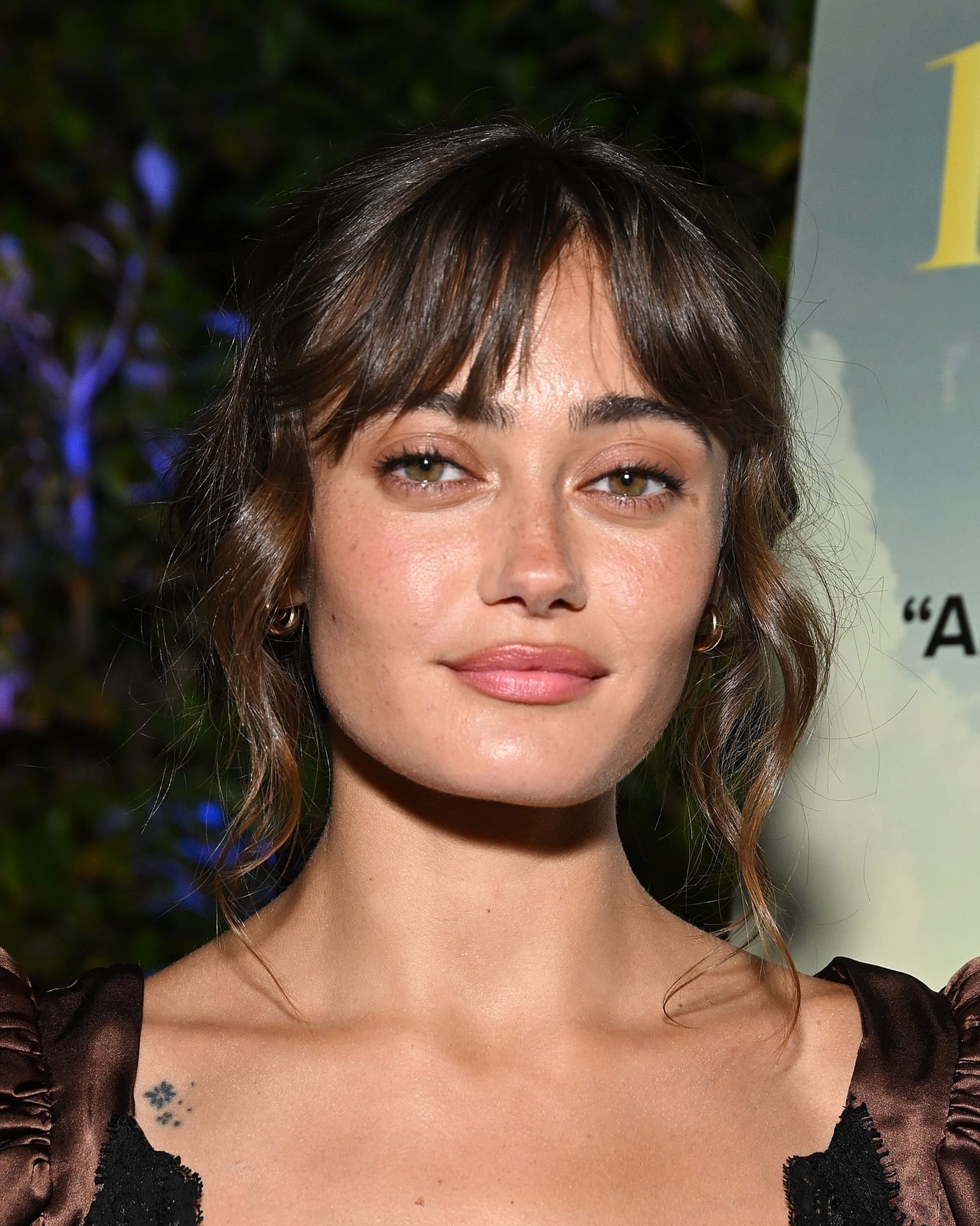 Shoulder Length Wavy Hair With Curtain Bangs Shoulder Length Wavy Hair With Curtain Bangs — Classy Cut Bangs