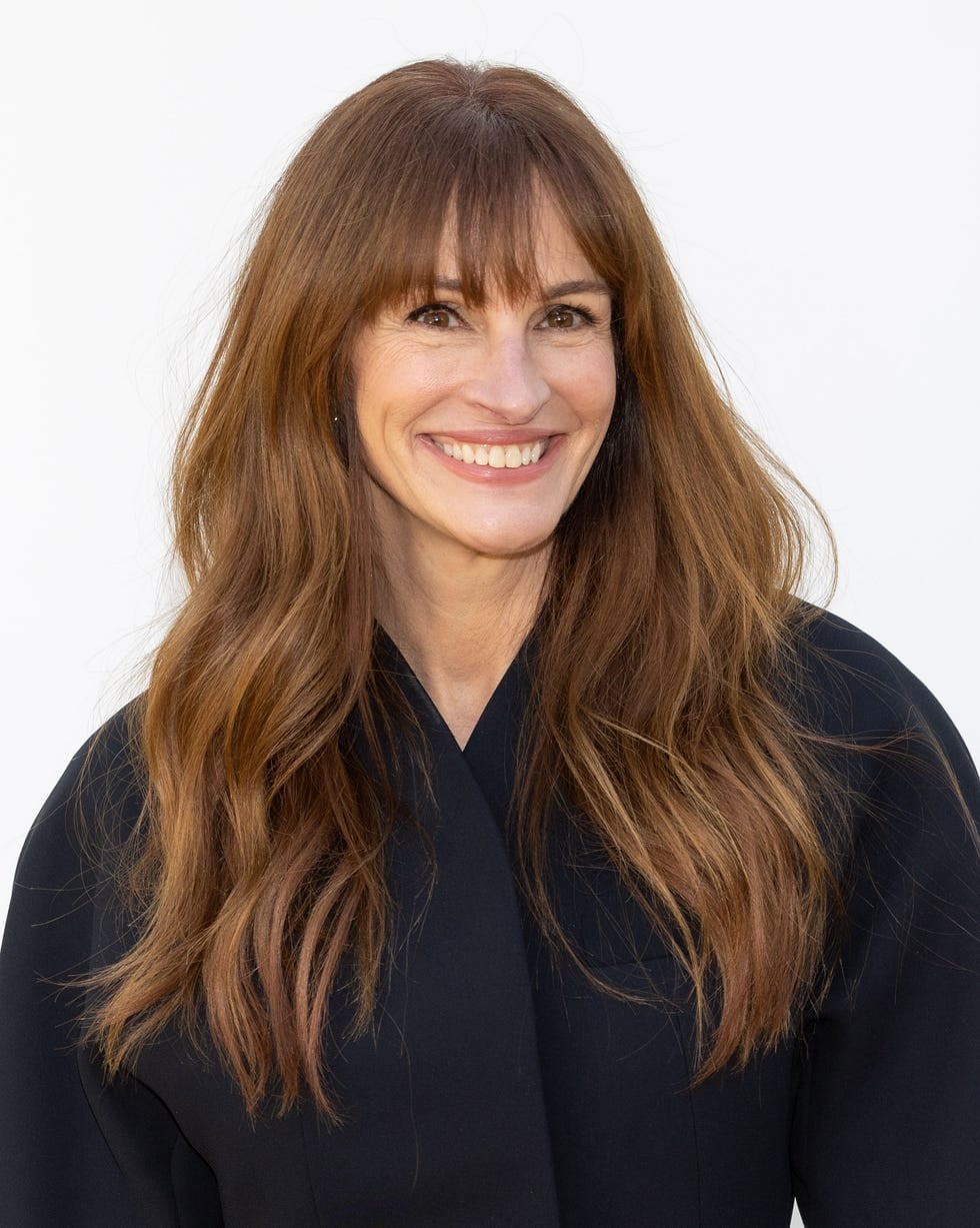 Mid-Back Wavy Hair With Soft Curtain Bangs Mid-Back Wavy Hair With Soft Curtain Bangs — Classy Cut Bangs