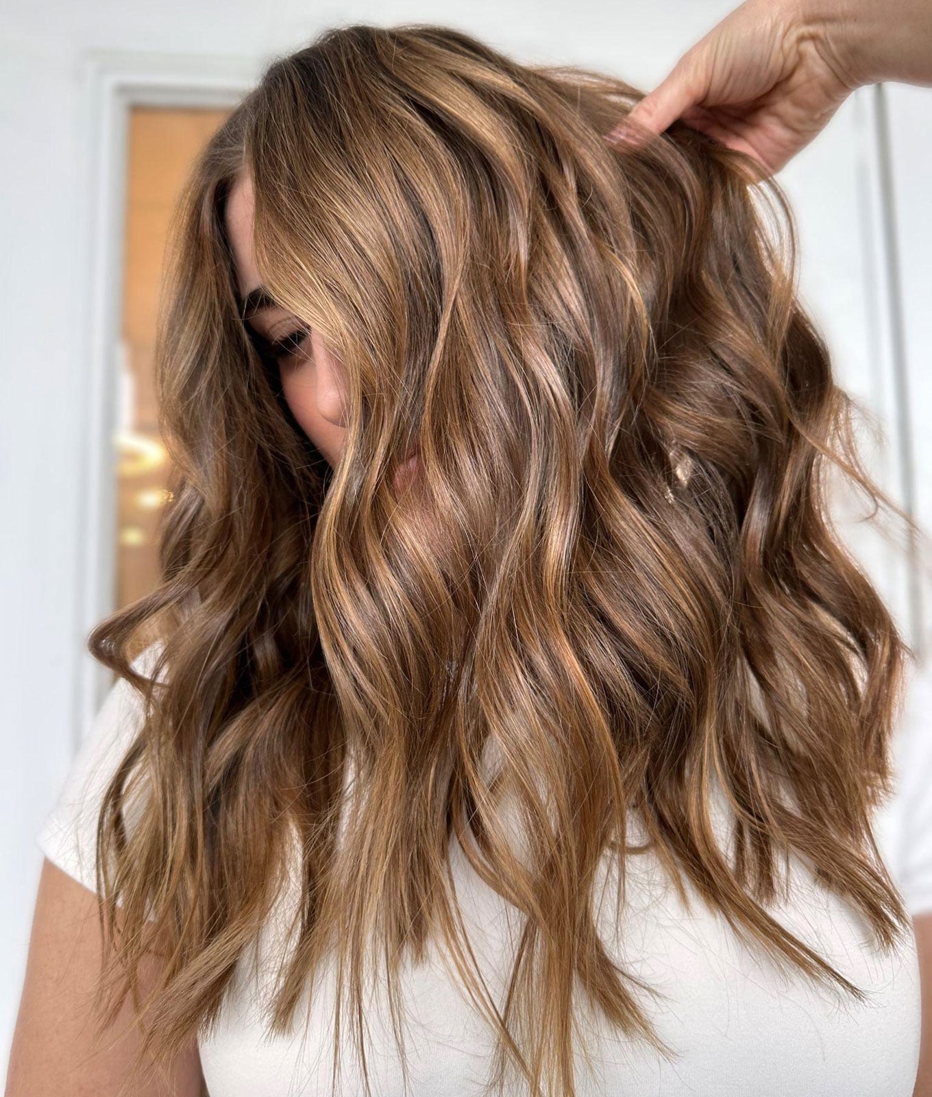 Mid-Back Wavy Hair With Balayage Blend, Layers — Classy Dark Brown Hair with Blonde