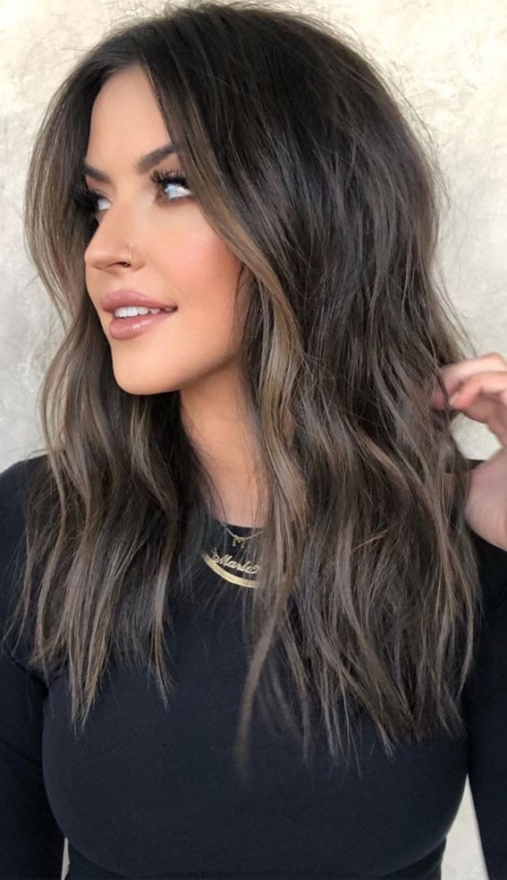 Collarbone Layers With Subtle Blonde Highlights and Curtain Bangs — Classy Dark Brown Hair with Blonde