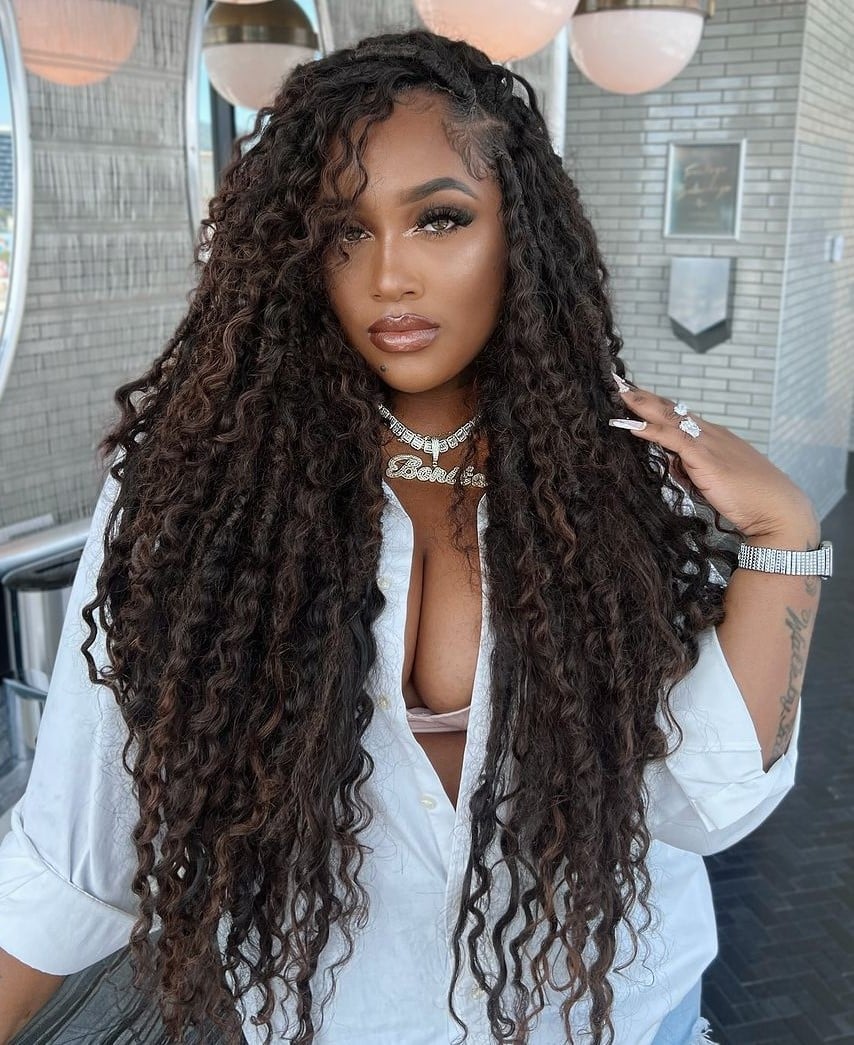 Voluminous Mid-Back Wavy Locs With Side Part Voluminous Mid-Back Wavy Locs With Side Part — Classy Down Locs