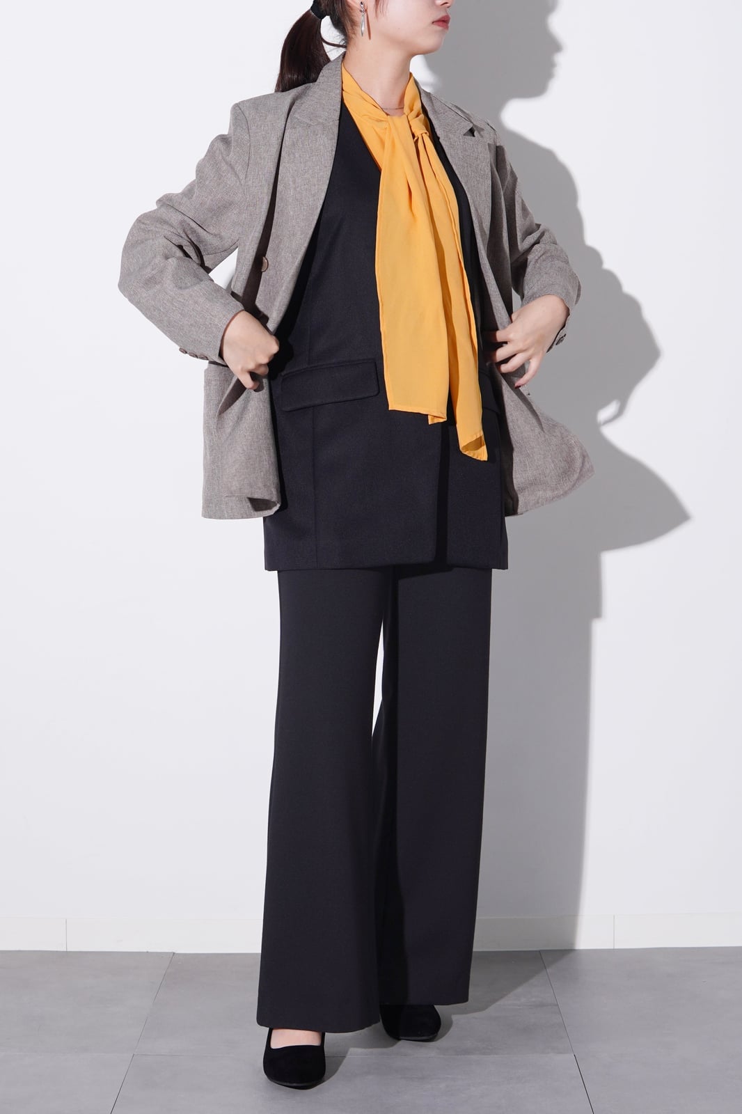 Wide Leg Black Pants with Textured Blazer — Classy Dress Pants Outfit Women