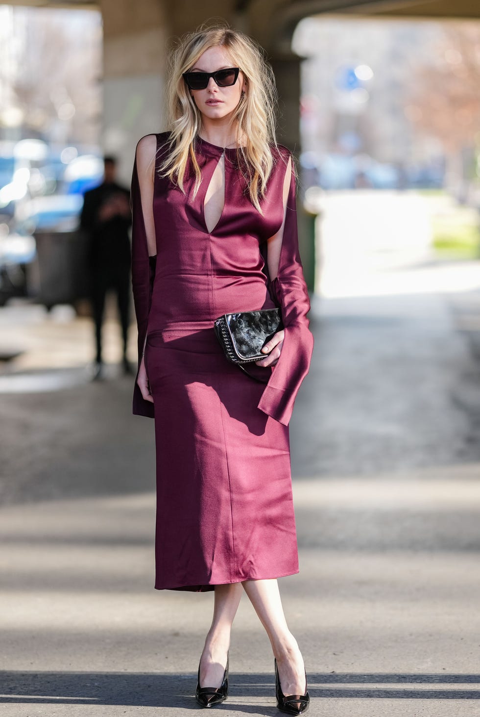 Burgundy Satin Midi Dress with Keyhole Neckline Burgundy Satin Midi Dress with Keyhole Neckline — Classy Dress Up Day Ideas