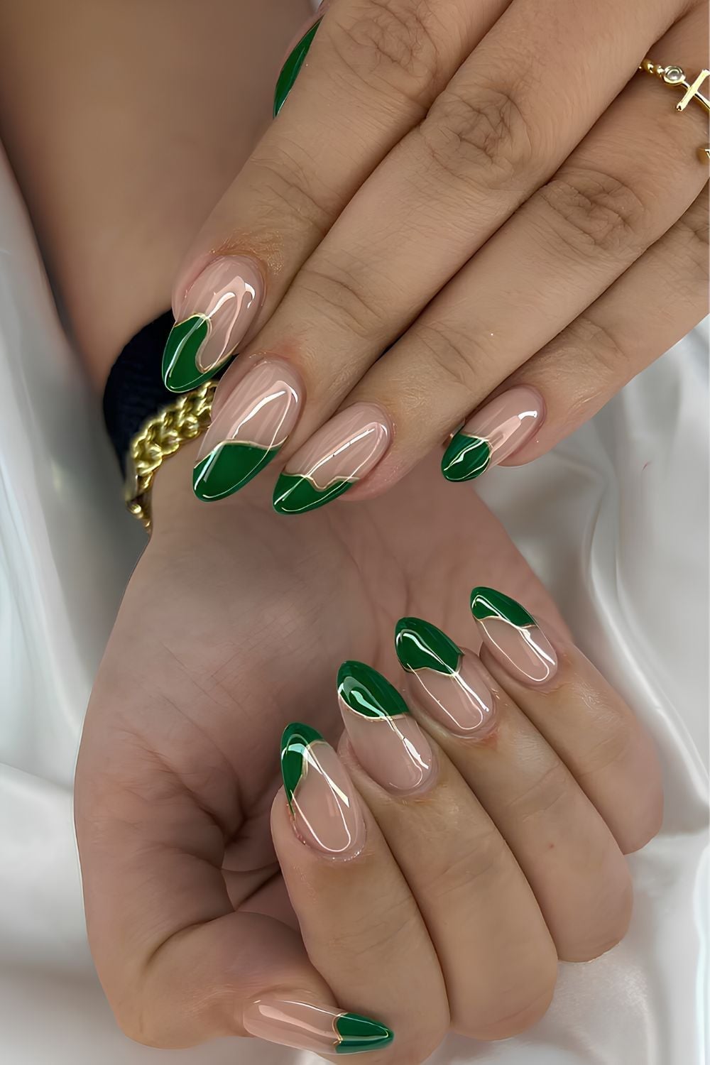 Nude Oval Nails With Emerald Green French Tips And Gold Line Nude Oval Nails With Emerald Green French Tips And Gold Line — Classy Emerald Green Nails