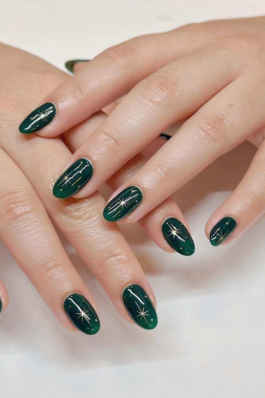 Short Emerald Green Nails With Gold Starbursts And Dots Short Emerald Green Nails With Gold Starbursts And Dots — Classy Emerald Green Nails