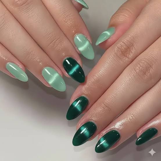 Emerald And Mint Green Cat-Eye Almond Nails Emerald And Mint Green Cat-Eye Almond Nails — Classy Emerald Green Nails